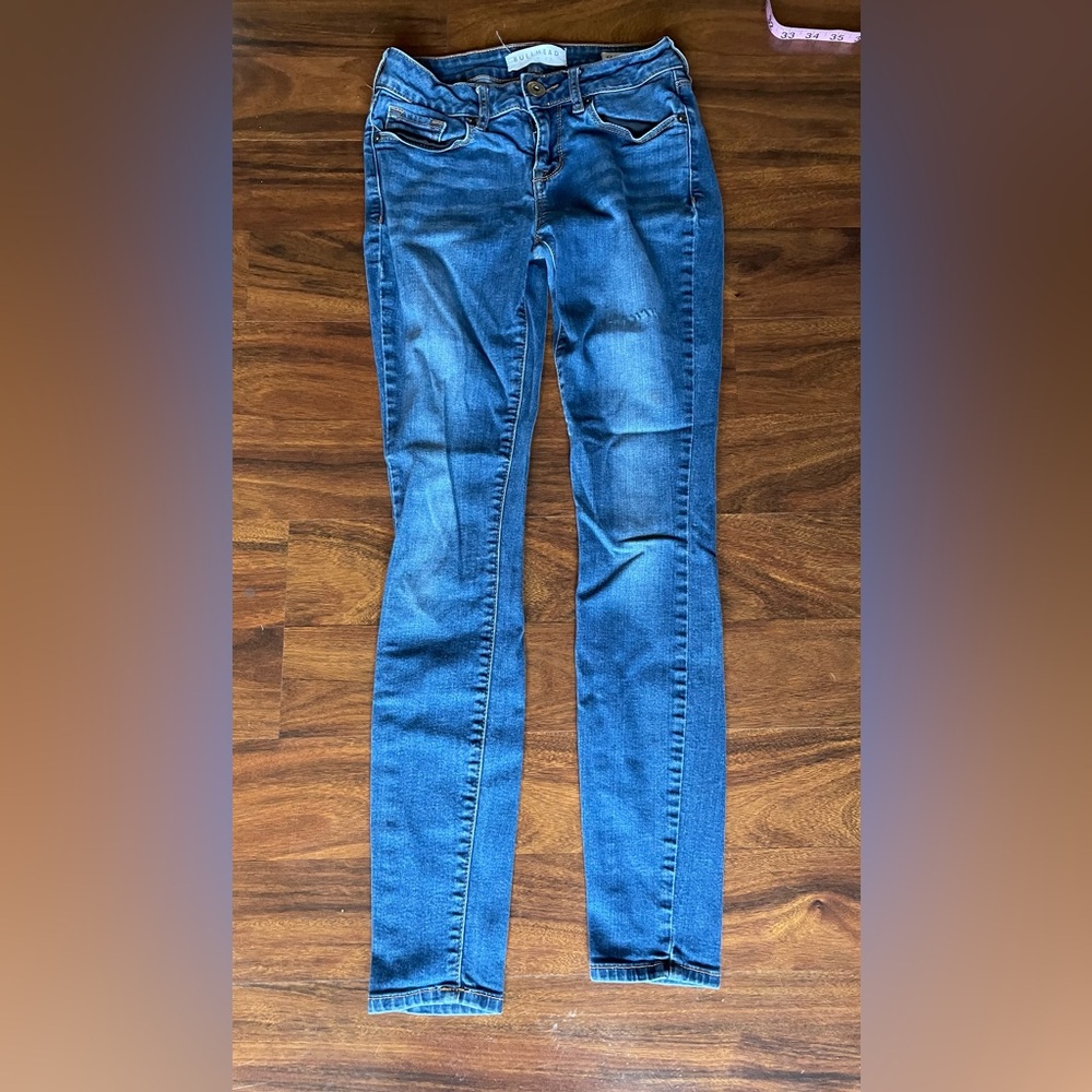 Bullhead Women's Skinny Jeans in Classic Blue